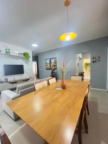 Vendo casa em condomínio fechado na Av. Mario Andreazza