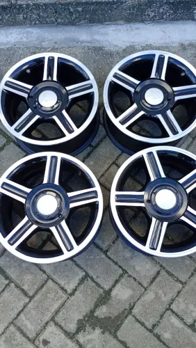 Roda de liga leve aro 14 furo 4x100