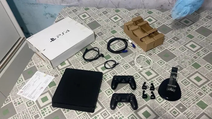 Ps4 slim 1tb