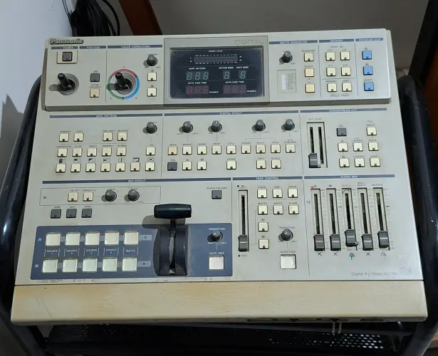 Panasonic WJ-MX50A - Mesa de corte profissional + teclado gerador de caracteres 