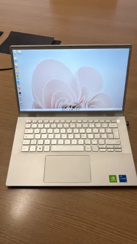 Notebook Dell Inspiron 5402 i5 11ª Gen | 8GB | SSD 256GB | NVIDIA MX330 - MUITO NOVO