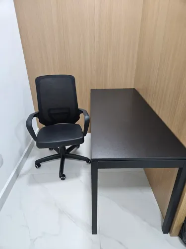 Mesa para Escritório + Cadeira Executiva Ergonômica - Excelente Estado