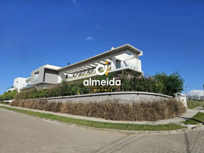 CASA EM CONDOMÍNIO RESIDENCIAL NA CIDADE DE SANTA MARIA