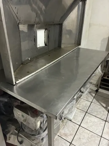 Mesa de inox e coifa de inox