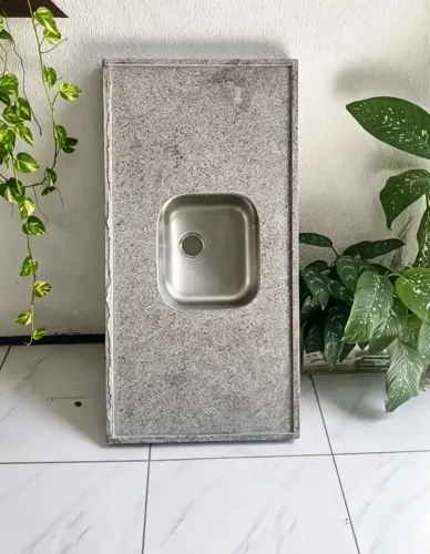 Pia de Cozinha em Pedra Natural Cinza - Nova / Bem Conservada