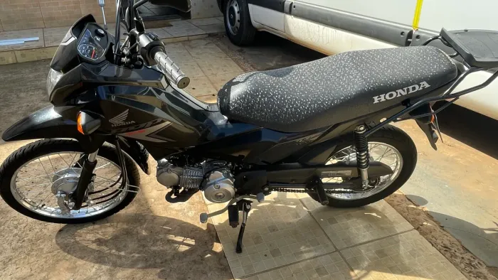 Vendo moto Honda pop 2025