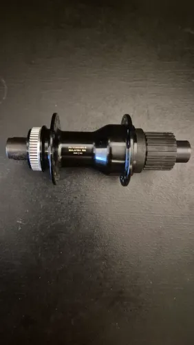 Cubo Boost Shimano Rolamentado TC500 Traseiro 12x148mm