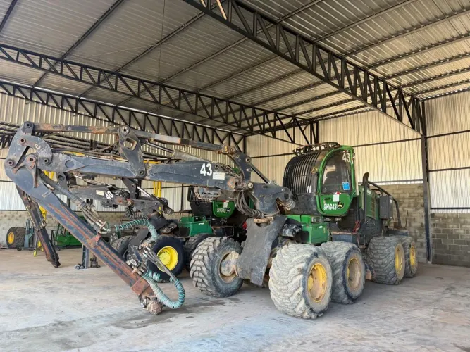 Harvester de pneu John Deere 1270g