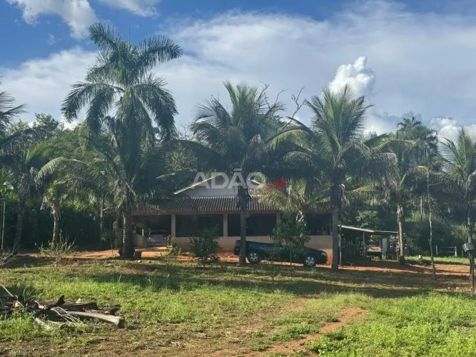 Linda Chácara de 1 Alqueire na Divisa de Goiânia/Nerópolis pela GO-080 - Goiás