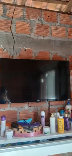 TV AOC PRATICAMENTE NOVA