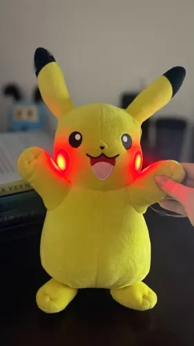 Pikachu Pokémon Original 35cm com Luz e Som - Usado em ótimo estado