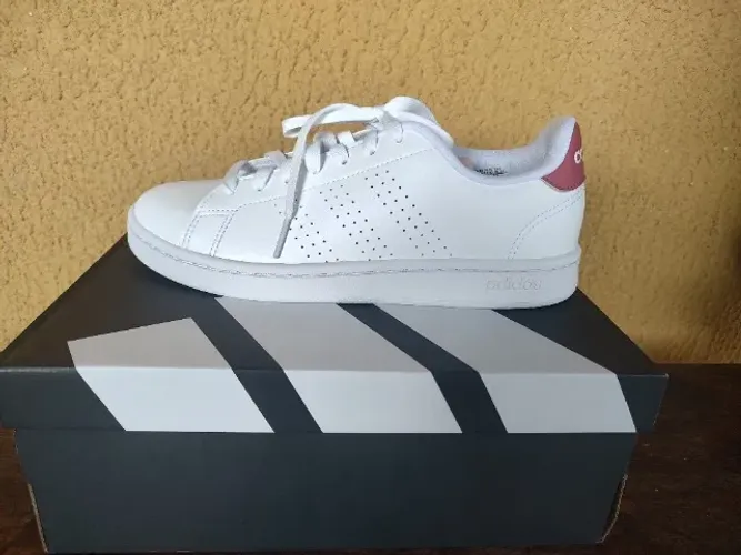 Tênis Adidas