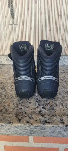 Vendo bota Alpine star em perfeito estado