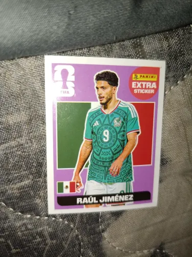 Vendo figurinha da copa do Raul jiminez, troco por 30 figurinhas ou aceito oferta 