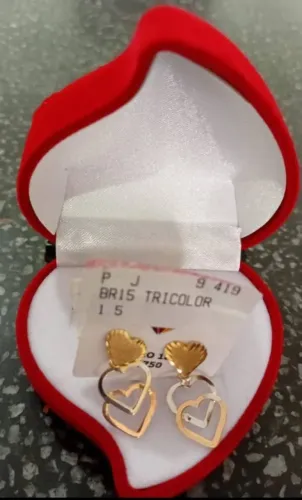 Vendo brinco tricolor feminino em ouro 18k com 1.5 grama de ouro