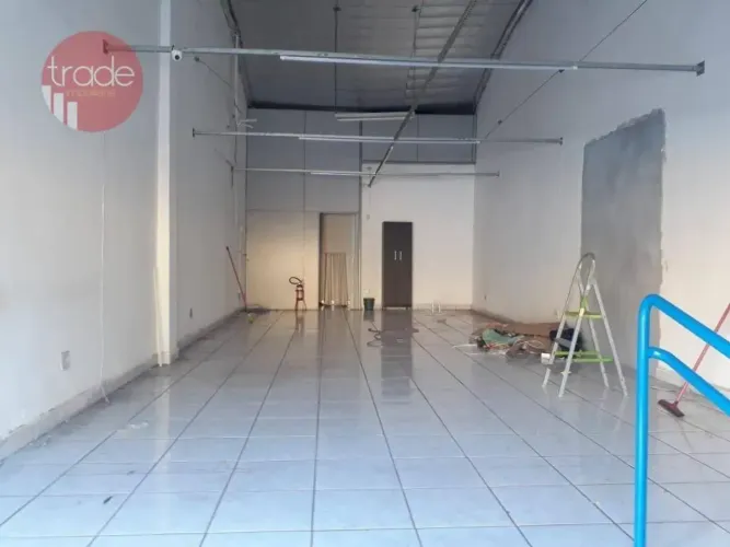 Salão Comercial para Locação no Campos Elíseos em Ribeirão Preto com Espaço Amplo.