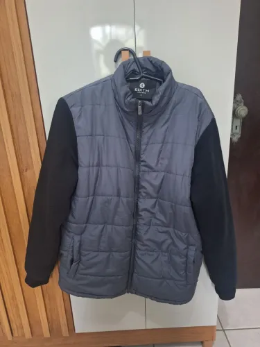 Casaco de inverno bem quentinho semi novo