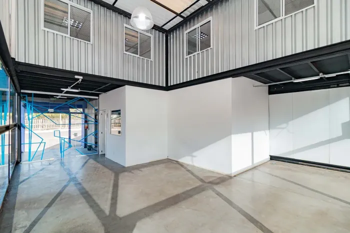 Loja de 163m² para aluguel no bairro Navegantes.