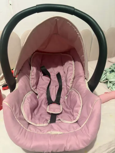 Vendo bebê conforto intacto marca Galzerano,adaptável a carrinho