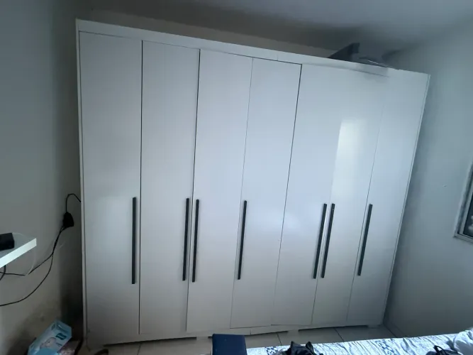 Guarda-Roupa Casal 8 Portas Branco com 6 Gavetas