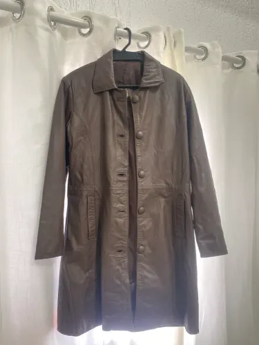 Casaco de couro marrom - elegante e em ótimo estado