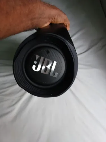 Jbl boombox p/ retirada de peças.