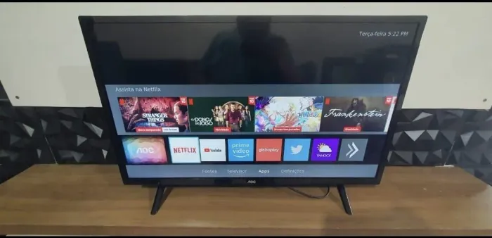TV 32 polegadas smart com cabo controle todos apss YouTube e Netflix é d mais