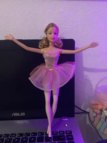 Boneca Barbie - Bailarina 2010