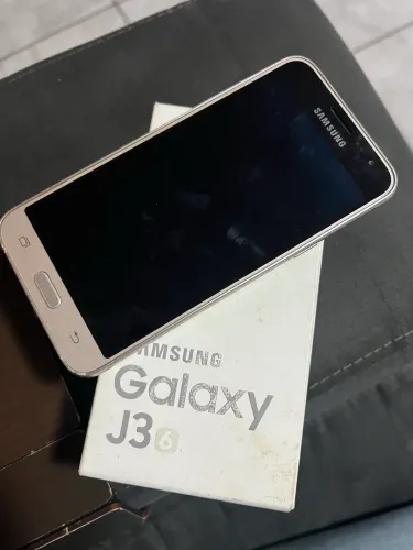 Celular Samsung J3 - usado- para desmanche 