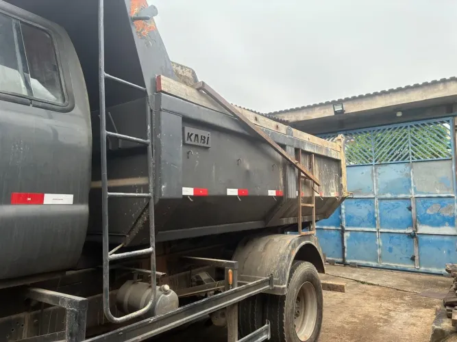 Caçamba Basculante Para Caminhão Toco