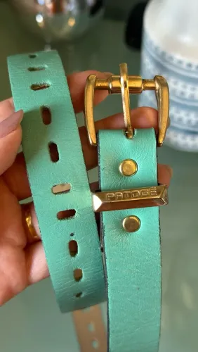 Cinto Feminino Patogê Verde Tiffany com Fivela Dourada - 103 cm