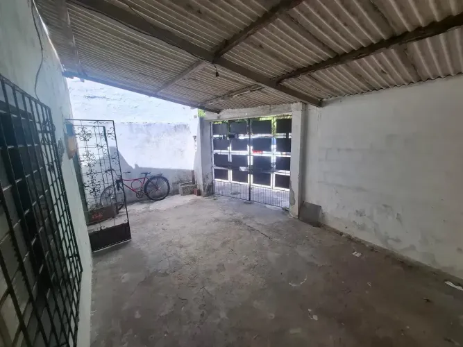 Casa com enorme terreno no Jardim Iracema