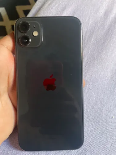 Vendo um iPhone 11 com nota e caixa intestados chama