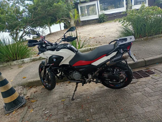 Vendo ou troco por carro e dou mais volta