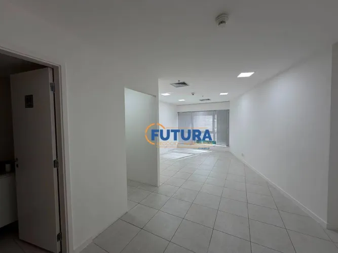 Sala comercial com 38M2, no Ed. Fusion Work e Live