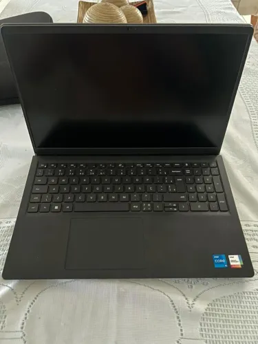 Dell Inspiron 15 - 3530