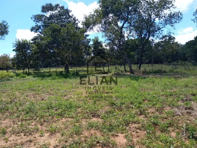 Sítio à venda em Chapada dos Guimarães-MT: 3 quartos, 1 suíte, com Fundos para o Rio Água