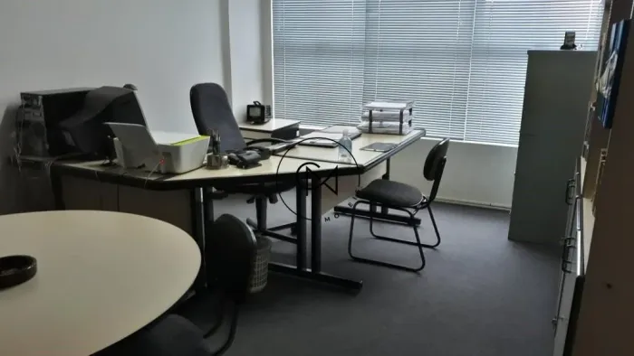 Sala à venda em Santo Amaro, mobiliada, com 30 m² e 1 vaga de garagem.