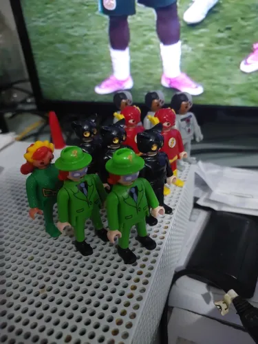 Bonecos playmobil da coleção DC 10 cada