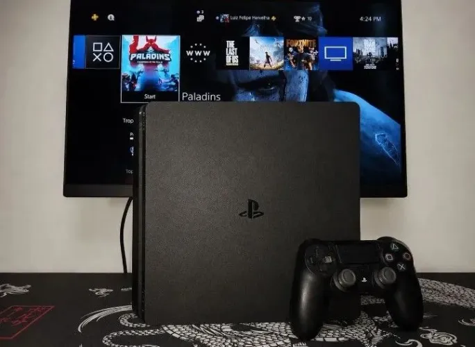 Vendo um PS4 desbloqueado jogo na memória jogo físico