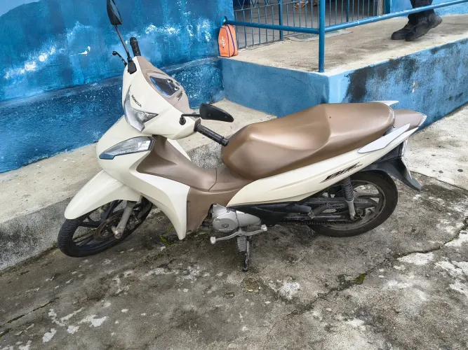 Honda Biz 125 Flex 2023 - Única Dona (Particular) - Muito Econômica e Impecável