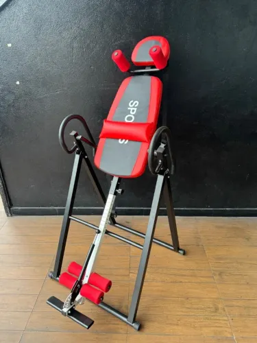 Mesa de Inversão Dobrável com cintura acolchoada e cinto de segurança carga máxima 150kg
