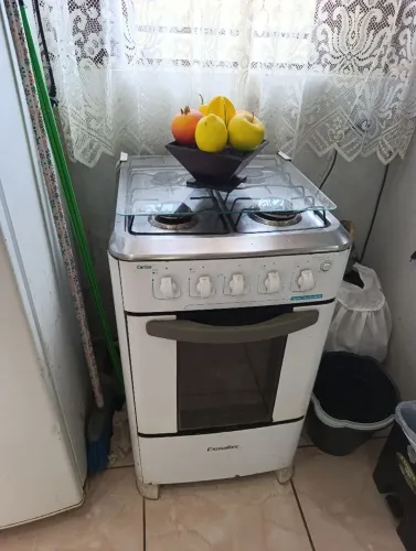 Sofá, Geladeira , Fogão