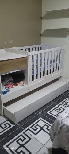 Berço com Cama Auxiliar.