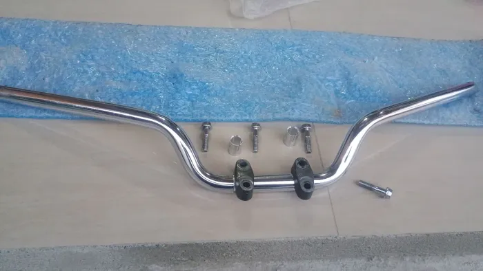 Guidao cb 300 usado com as presilhas da mesa e parafusos!