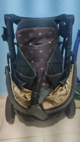 Vendo carrinho de bebê