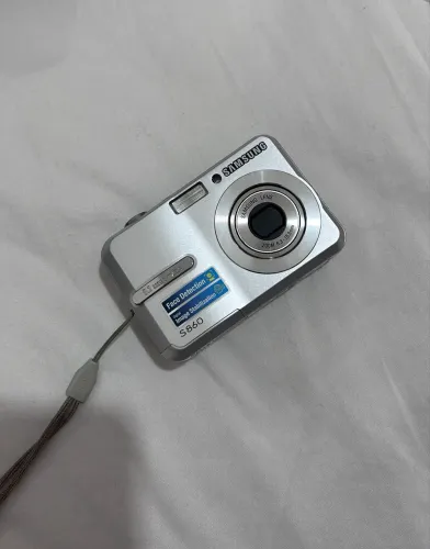 Câmera Digital Samsung S860 8.1MP - Para Retirada de Peças / Reparo