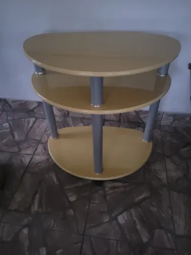 Mesa para TV / Rack Compacto com Rodinhas - 3 Prateleira - Ótimo Estado