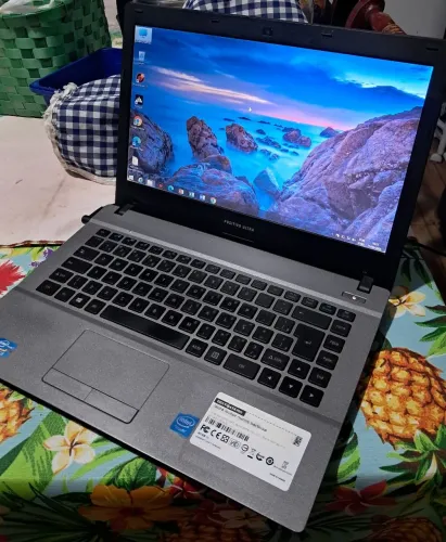 POSITIVO ULTRA CORE I3.2310M [4GB] HD320GB WINDOWS 8.1 BATERIA VICIADA.  FUNCIONA BEM 