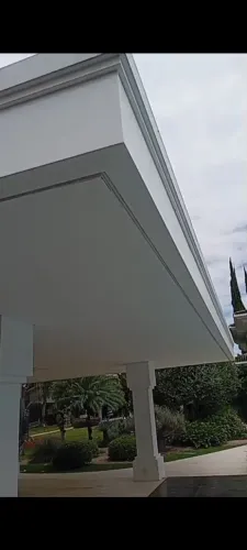 Cobertura com telhas sanduíche 100M2